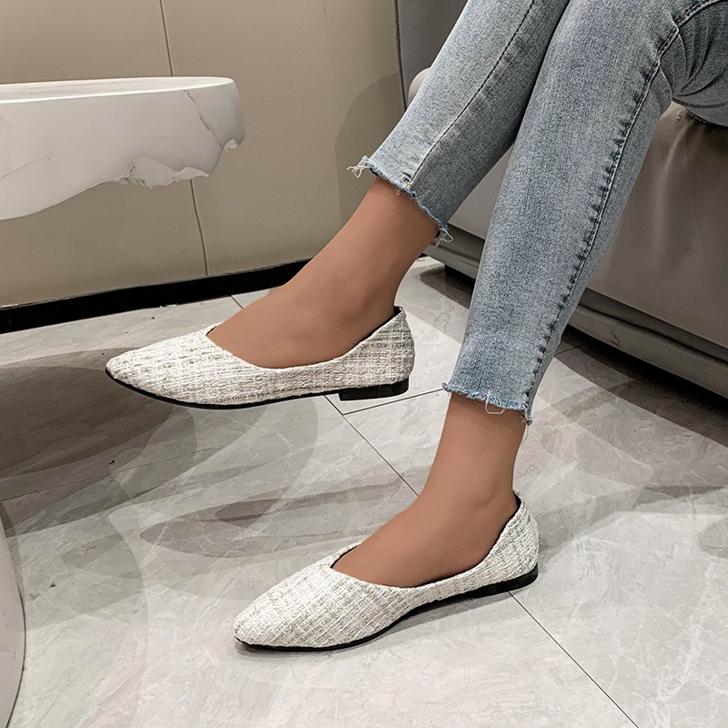 Large Size Single Shoe Women's - огляд і ціна Pointed Toe Flat