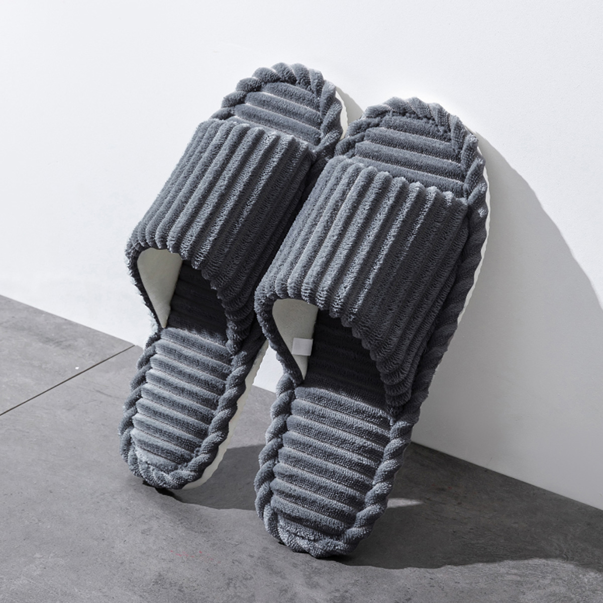 Open-Toe Breathable House Slip - огляд і ціна Mule Slip On
