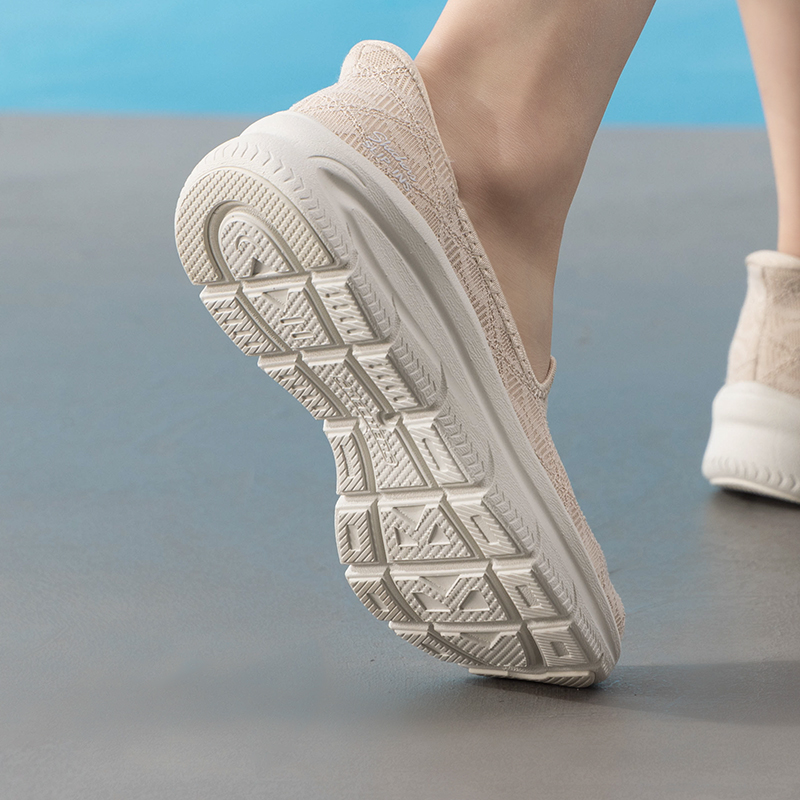 Skechers Women's Sports Shoes  - огляд і ціна Women Shoes Skechers